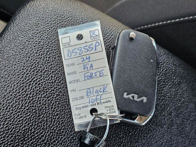 Used 2024 Kia Forte LXS image 10
