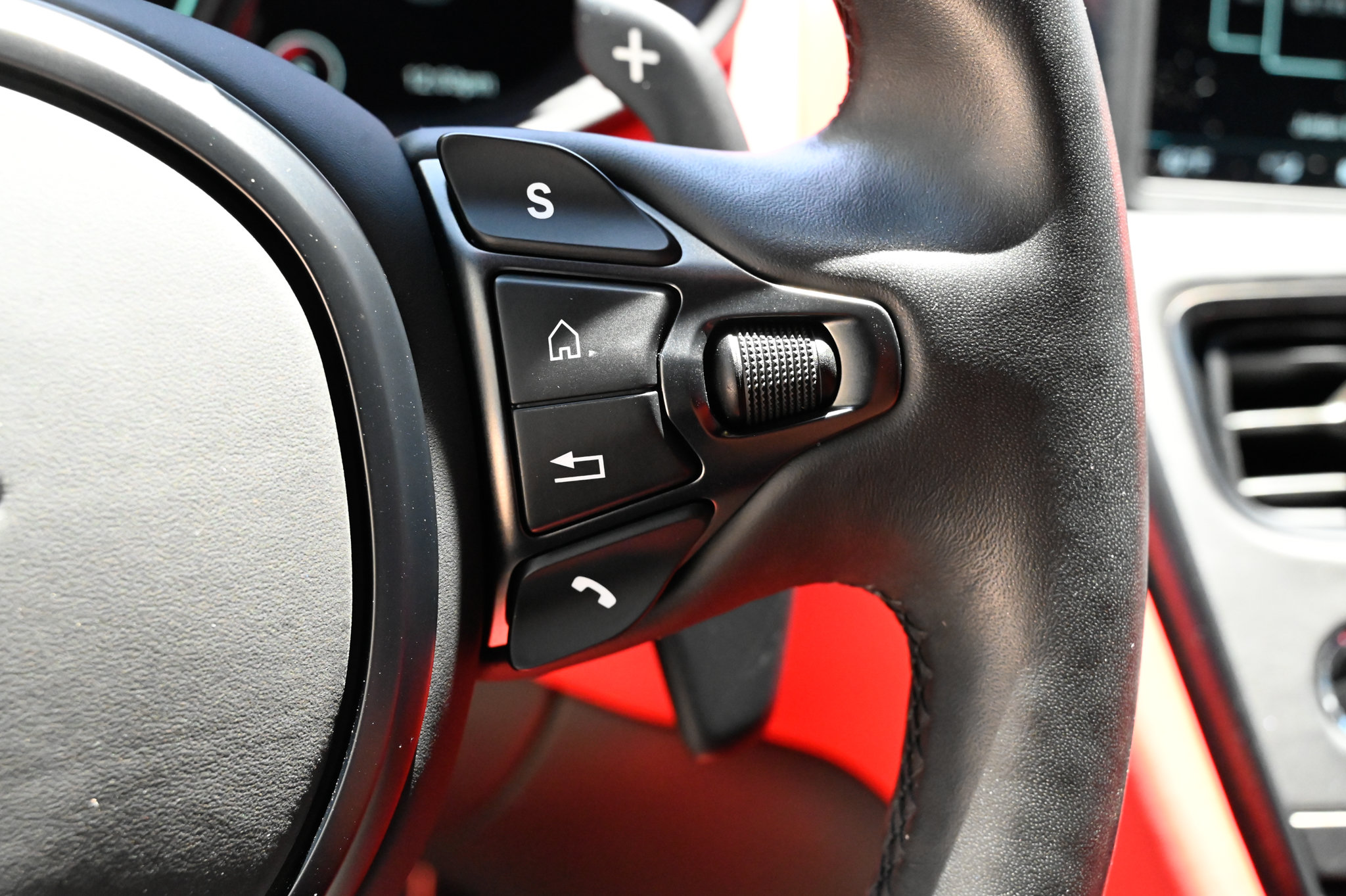 Used 2021 Aston Martin DB11 Coupe RWD image 27
