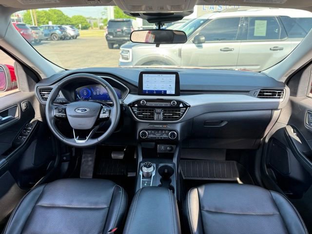 Used 2022 Ford Escape SEL w/ Technology Package AWD/4WD image 2