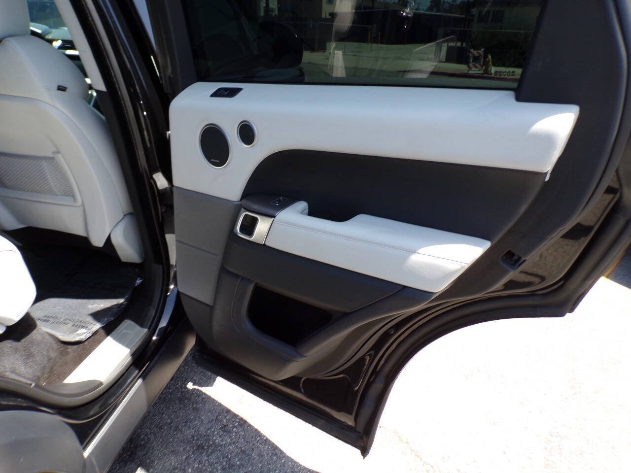 Used 2014 Land Rover Range Rover Sport HSE AWD/4WD image 13