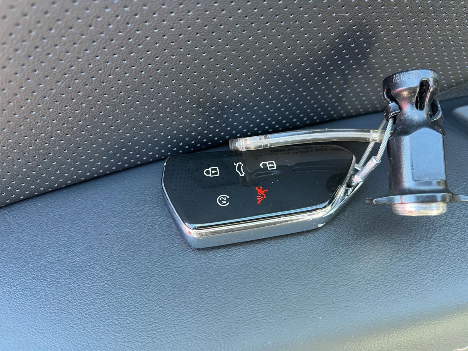 Used 2025 Volkswagen Atlas Cross Sport SE image 27