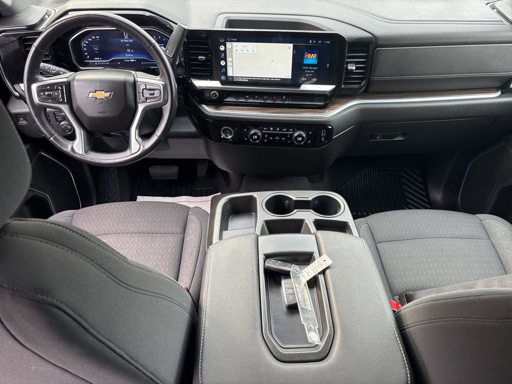Used 2022 Chevrolet Silverado 1500 LT AWD/4WD image 7