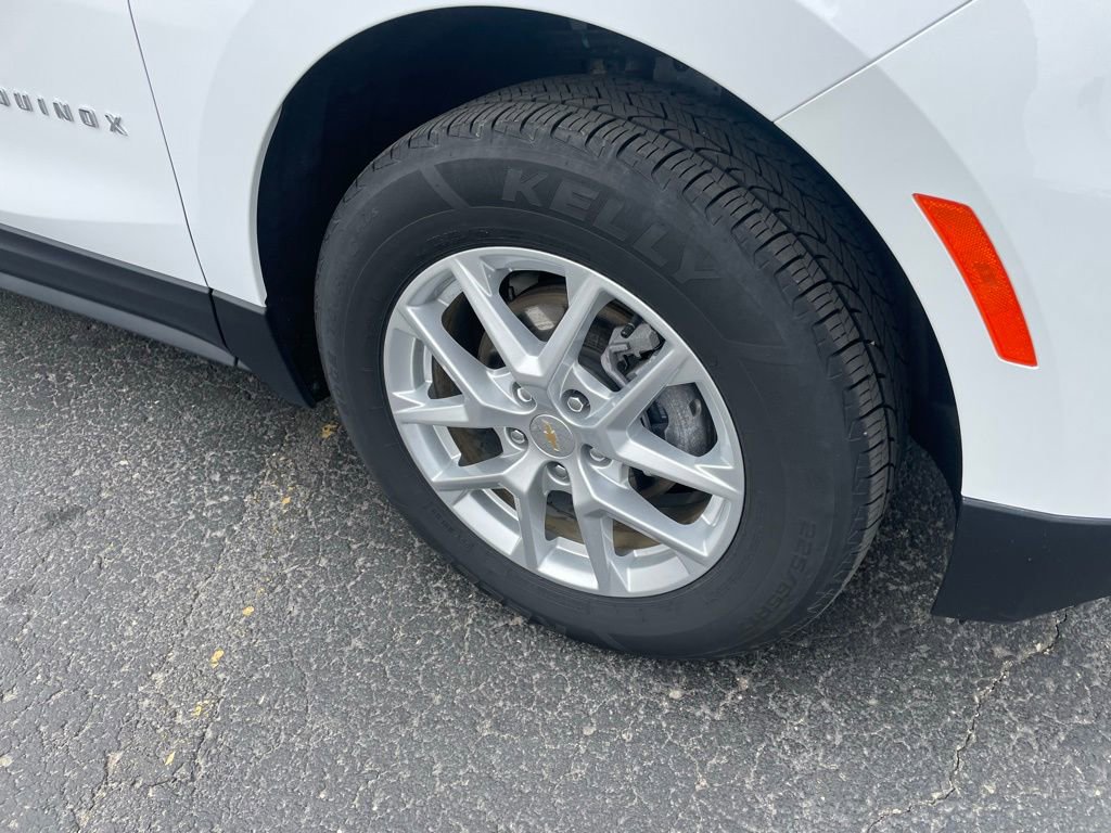 Used 2024 Chevrolet Equinox LT image 3