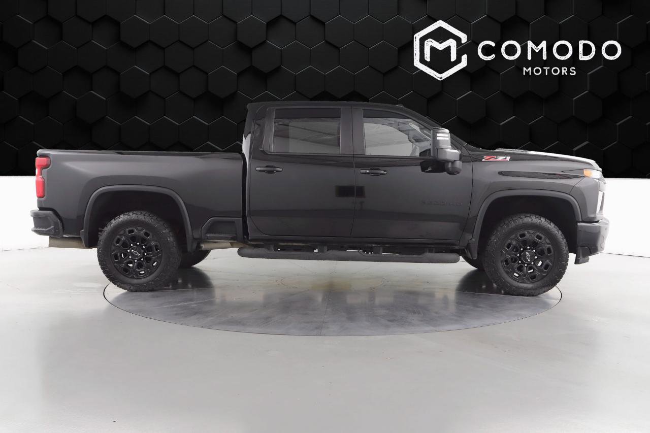 Used 2022 Chevrolet Silverado 2500 LT w/ Midnight Edition AWD/4WD image 2