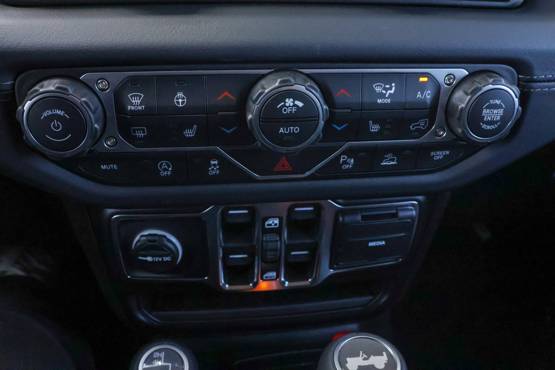 New 2026 Jeep Wrangler Unlimited Sahara AWD/4WD image 22