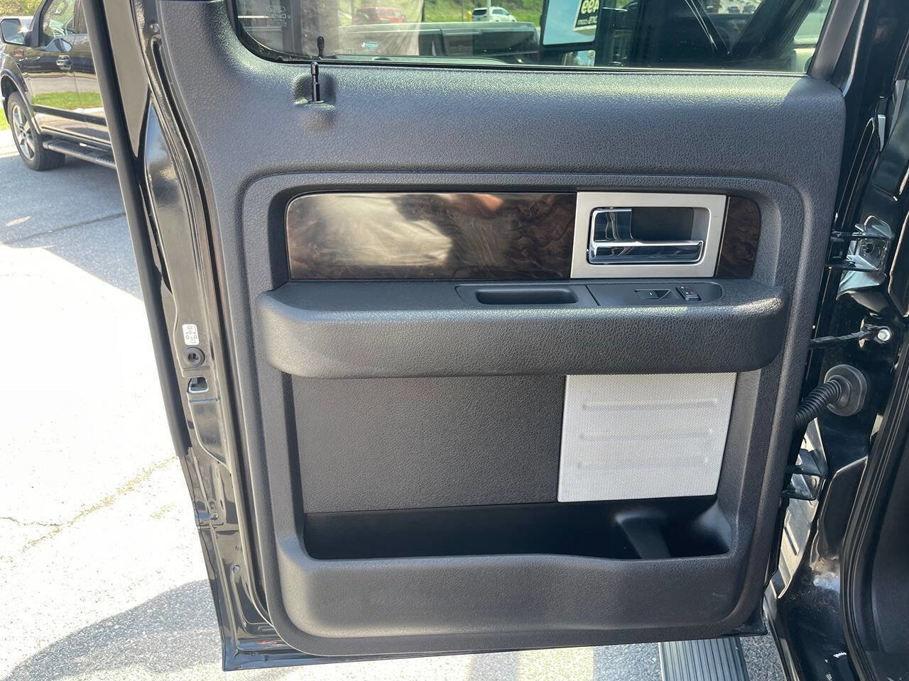 Used 2013 Ford F150 Platinum image 31