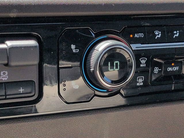 Used 2025 Chevrolet Silverado 1500 LT AWD/4WD image 30