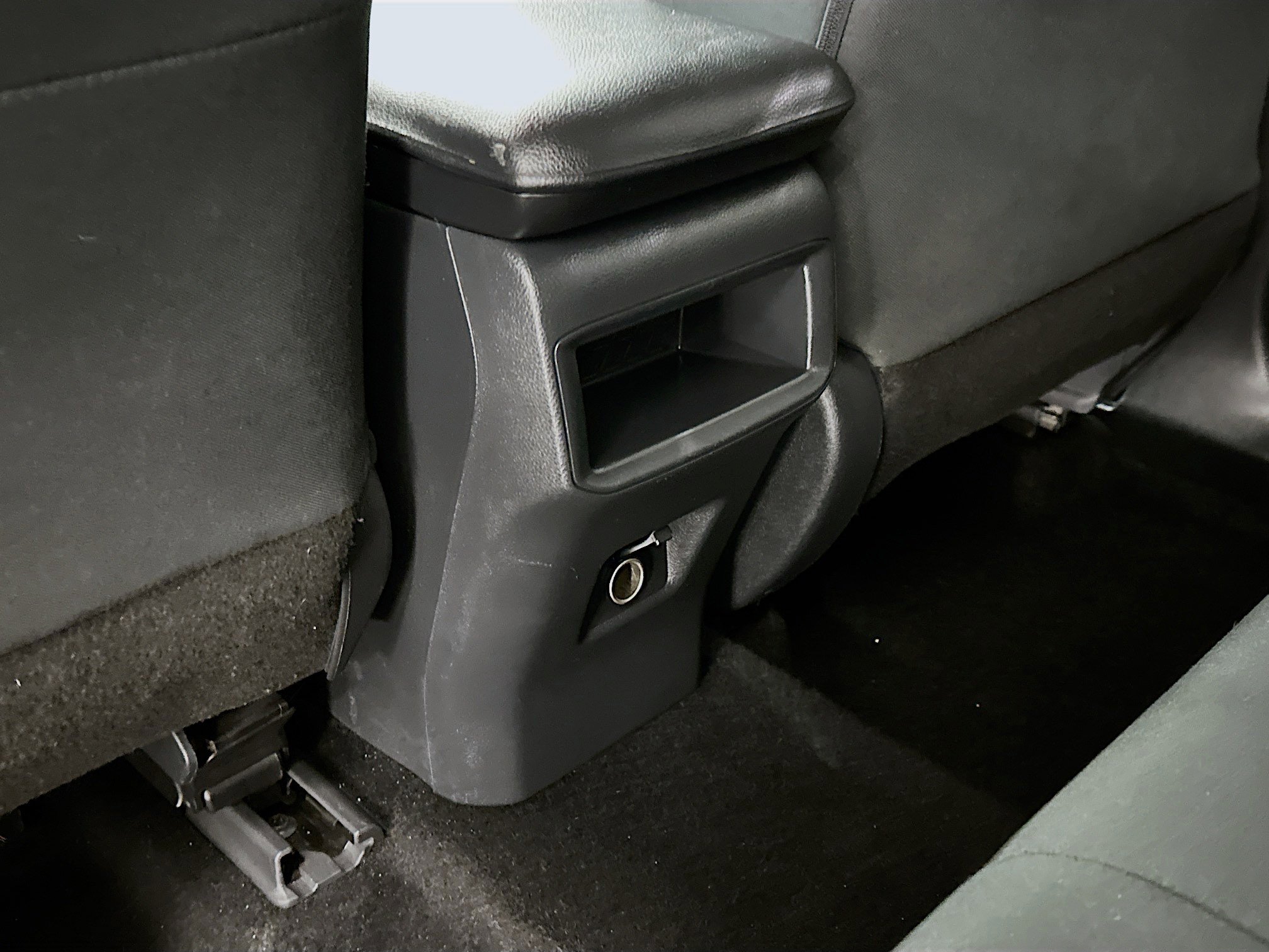 Used 2019 Toyota RAV4 LE image 28