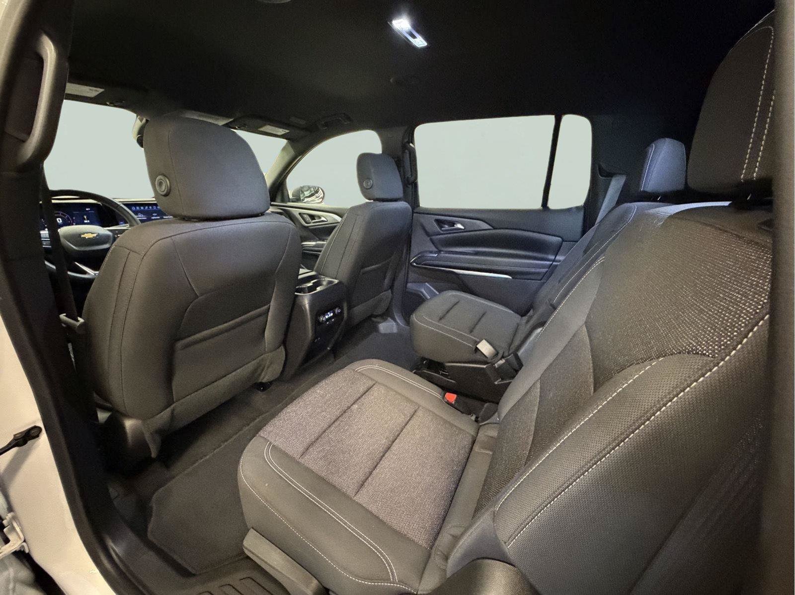 Used 2025 Chevrolet Traverse LT AWD/4WD image 24