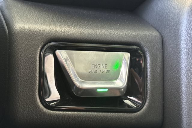 Used 2026 GMC Yukon XL Denali w/ Denali Reserve Package AWD/4WD image 23
