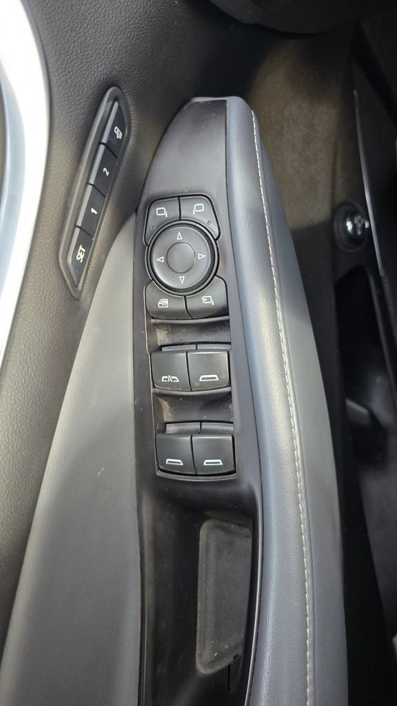 Used 2020 Buick Enclave Premium w/ Sun and Sites Package image 17