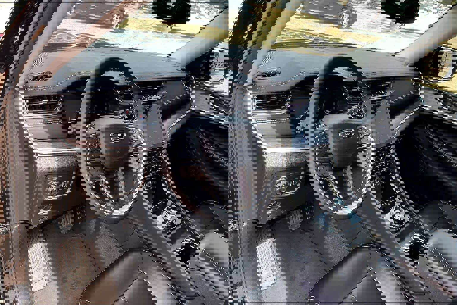 Used 2023 Jeep Grand Cherokee Limited image 18