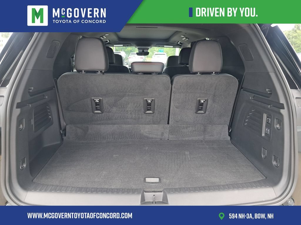 Used 2024 Chevrolet Traverse RS AWD/4WD image 10