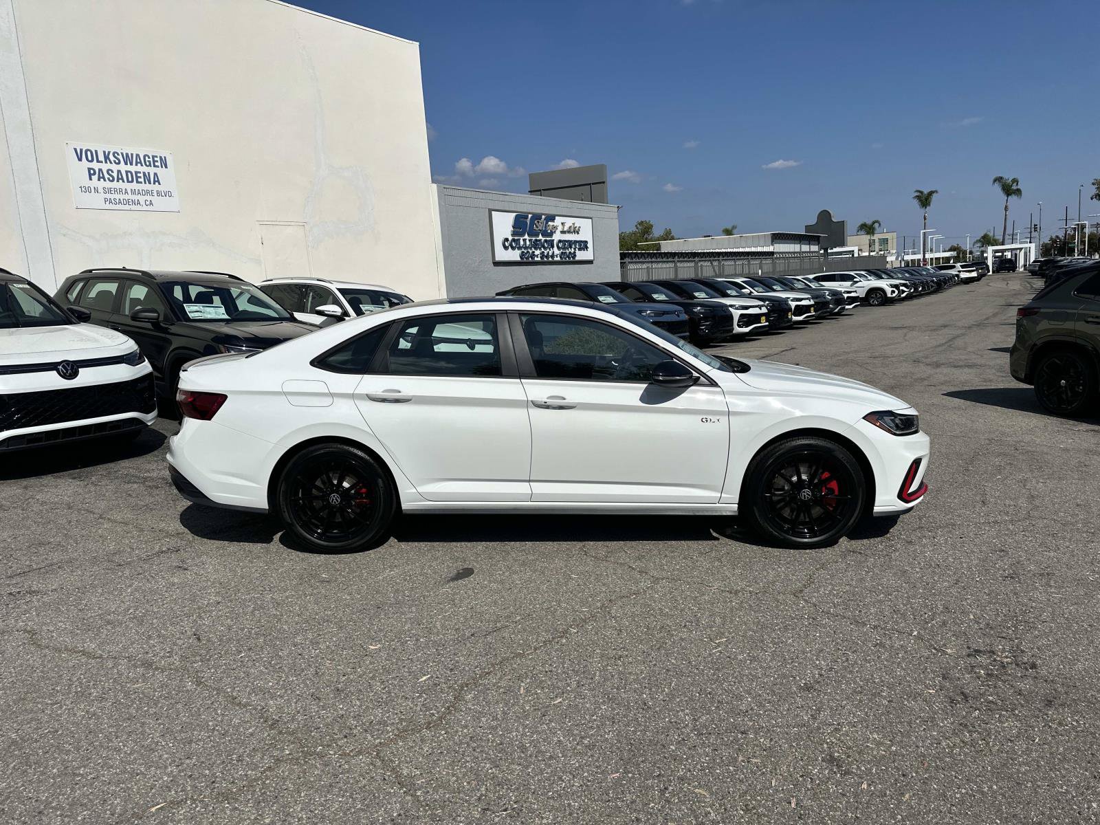 New 2027 Volkswagen Jetta GLI Autobahn FWD image 3