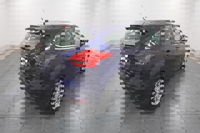 Used 2017 Ford Focus Electric Hatchback image 5