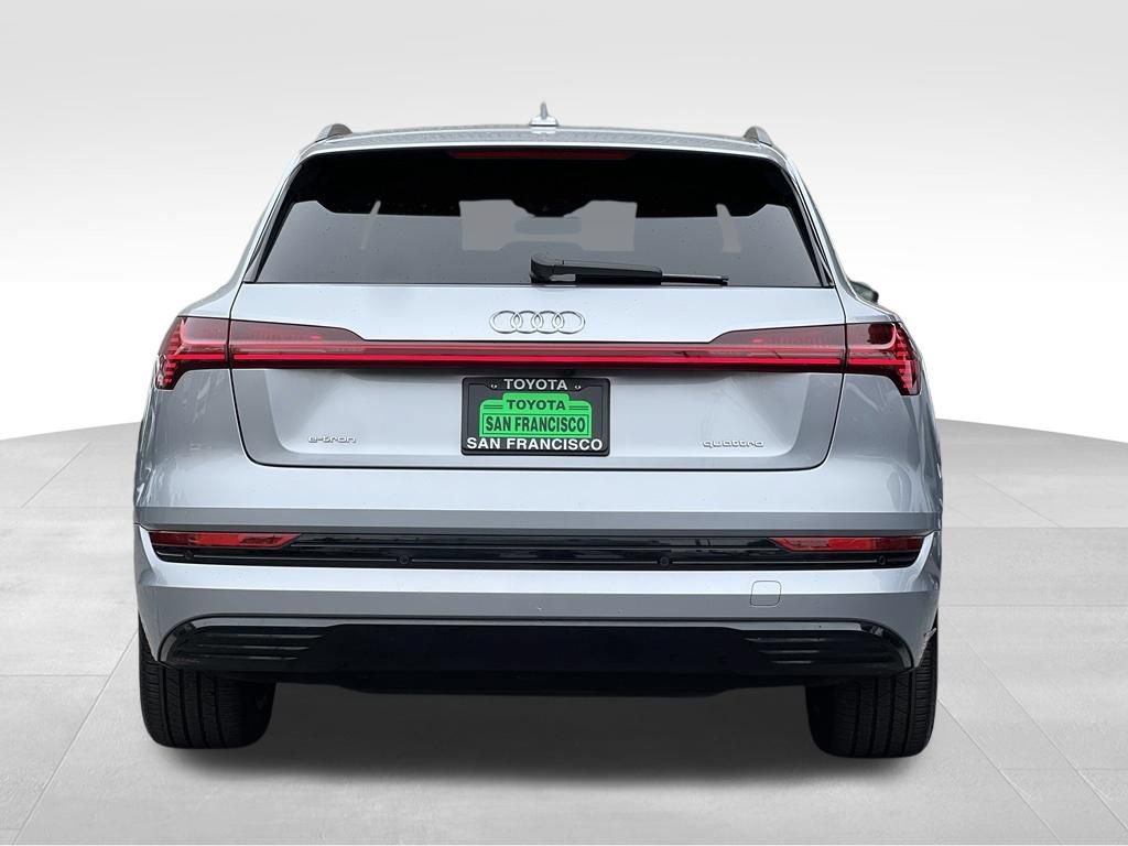 Used 2022 Audi e-tron Premium AWD/4WD image 4