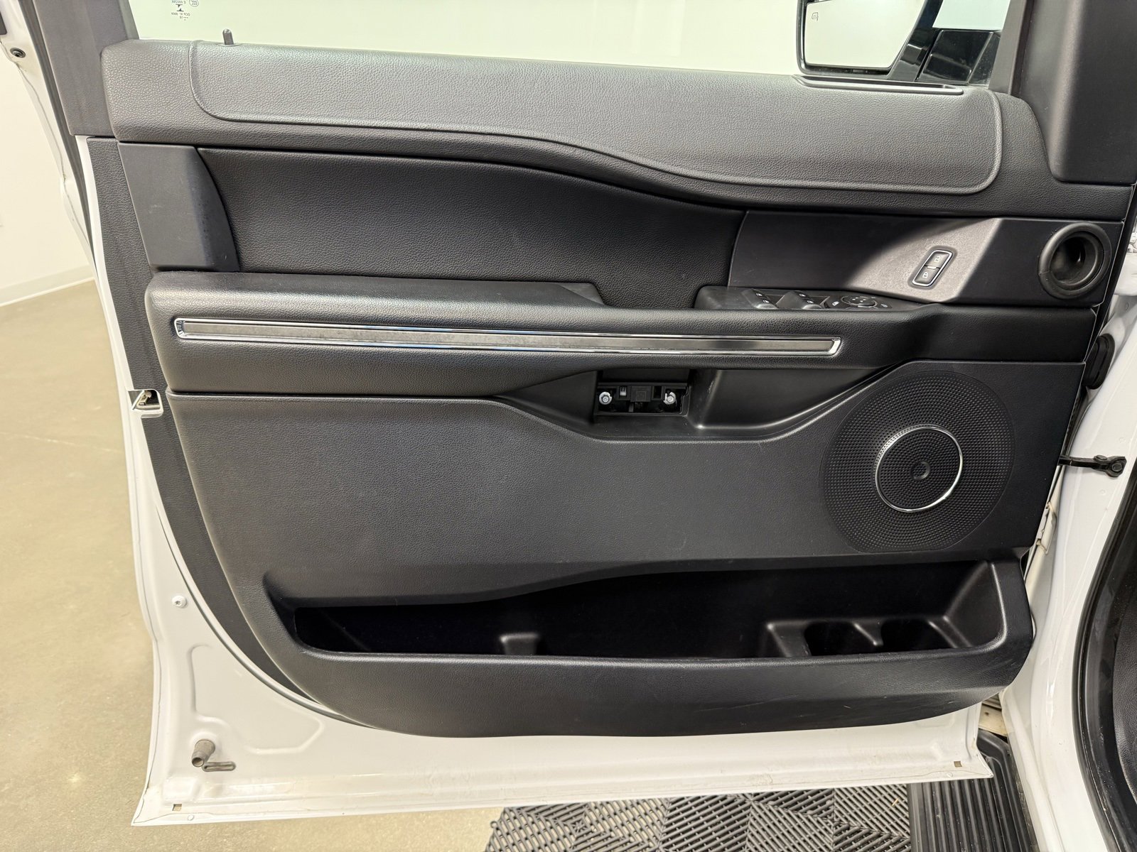 Used 2019 Ford Expedition XLT w/ Equipment Group 201A image 11