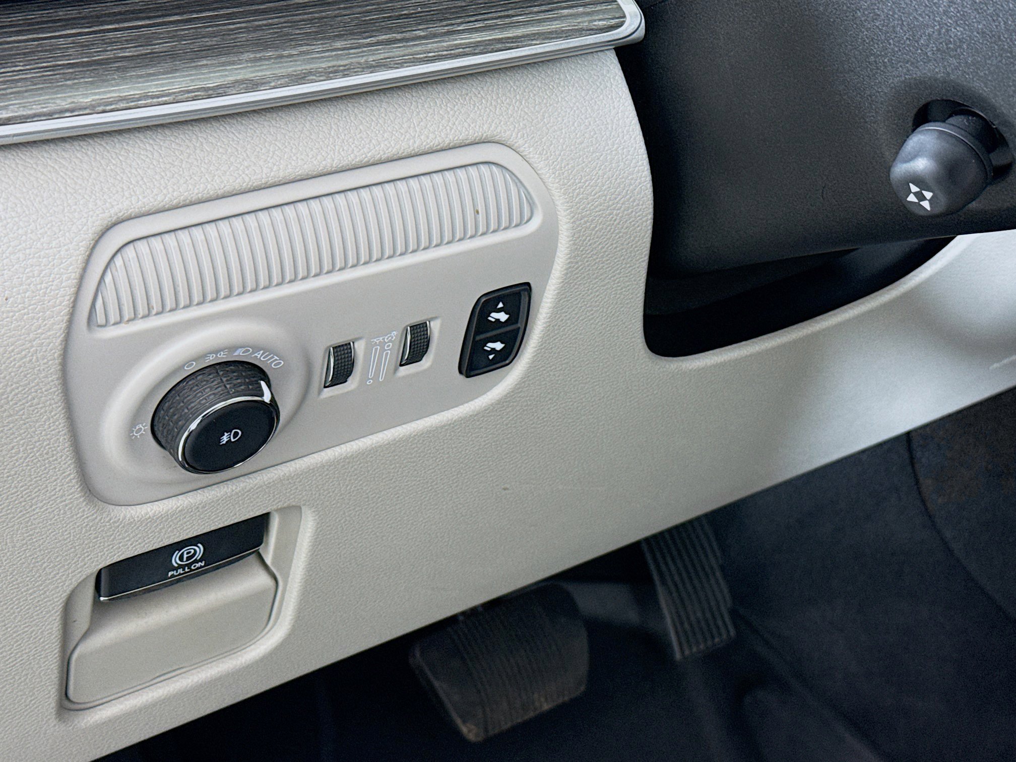 Used 2023 Jeep Wagoneer Series II w/ Premium Group I image 10