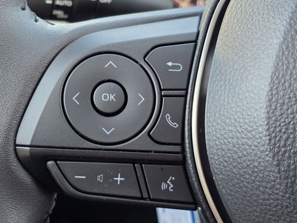 Used 2025 Toyota RAV4 XLE Premium image 18