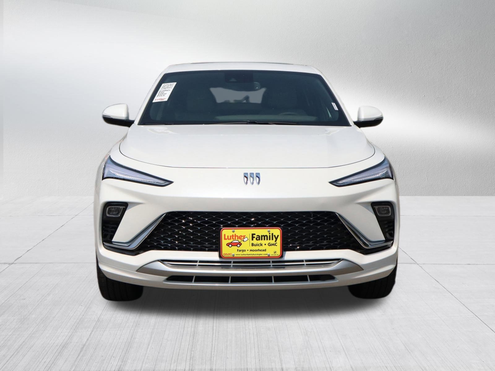 New 2025 Buick Envista Avenir image 2