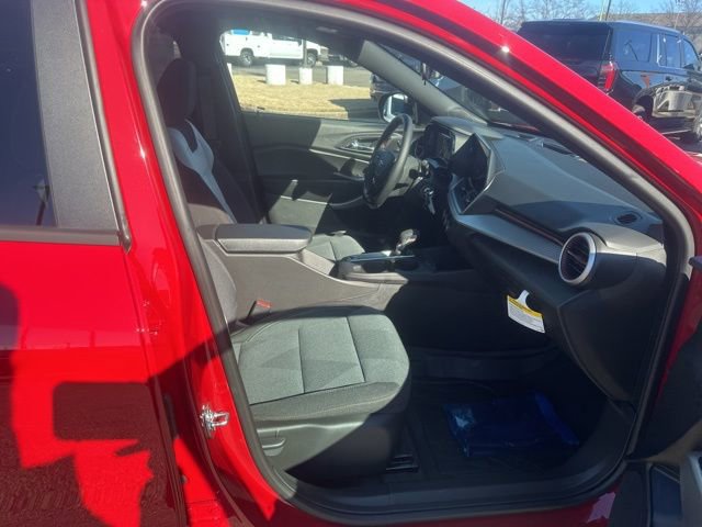 New 2026 Chevrolet Trax RS w/ Sunroof Package FWD image 30