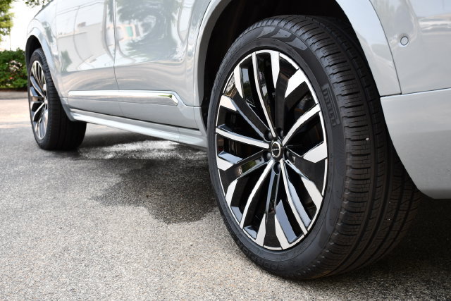 New 2026 Volvo XC90 B6 Plus w/ Protection Package Premier AWD/4WD image 9