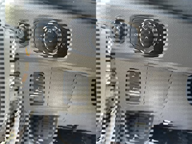 Used 2022 Ford E-Transit Med./Roof w/ Load Area Protection Package image 17