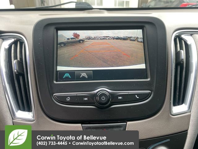 Used 2017 Chevrolet Malibu LT image 18