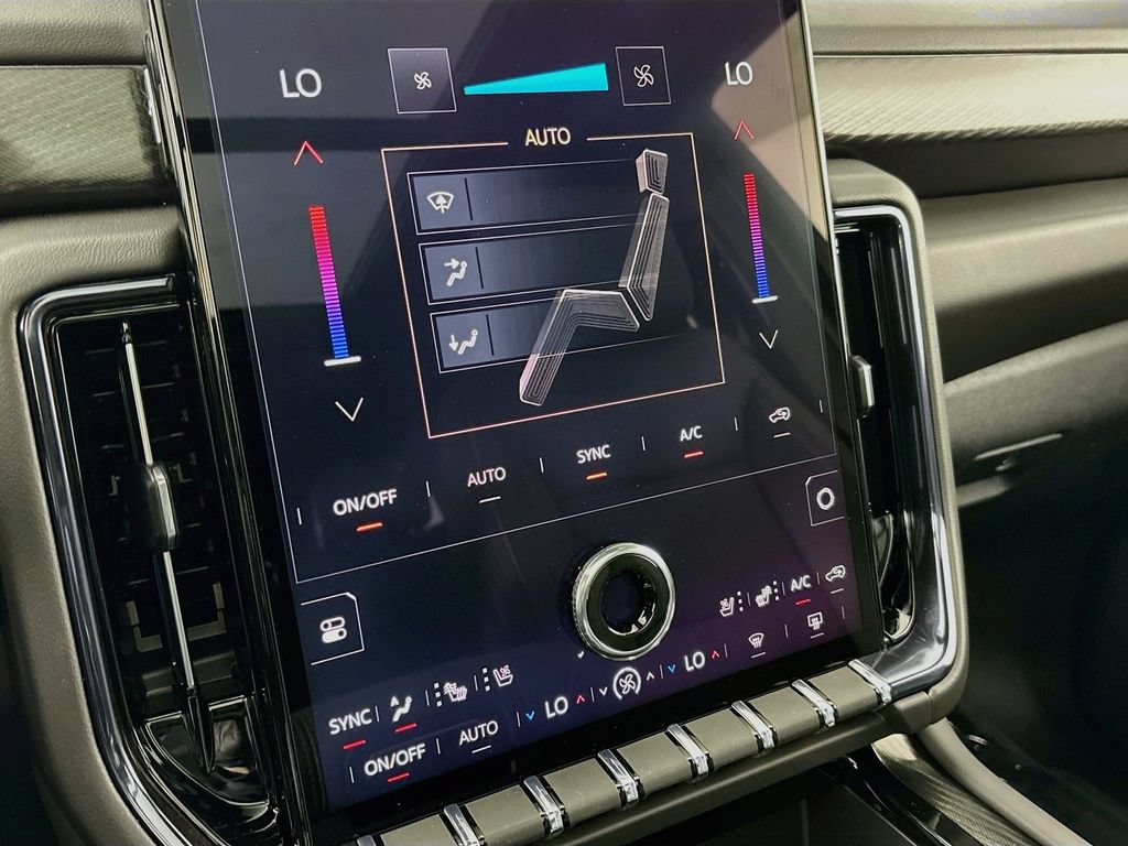 New 2026 GMC Yukon AT4 AWD/4WD image 16