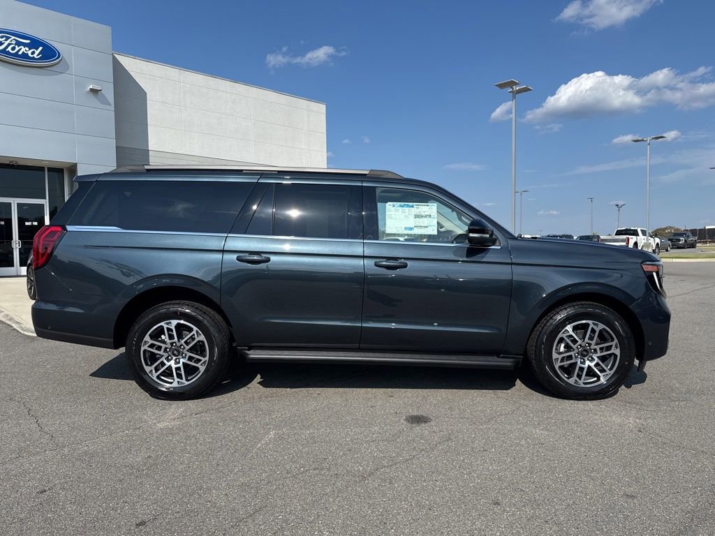 New 2025 Ford Expedition Max Active image 2