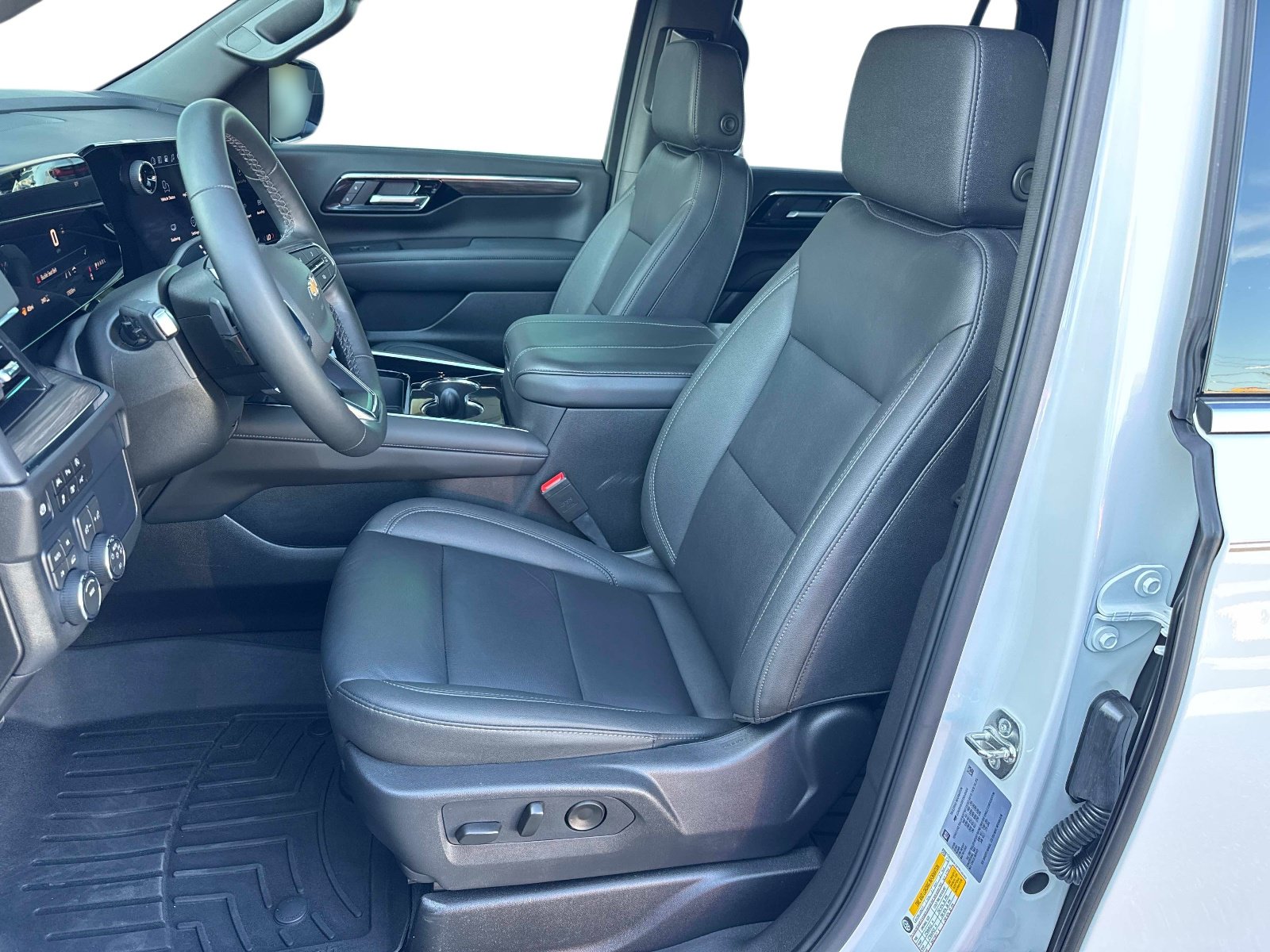Used 2026 Chevrolet Tahoe LT w/ Comfort Package AWD/4WD image 21