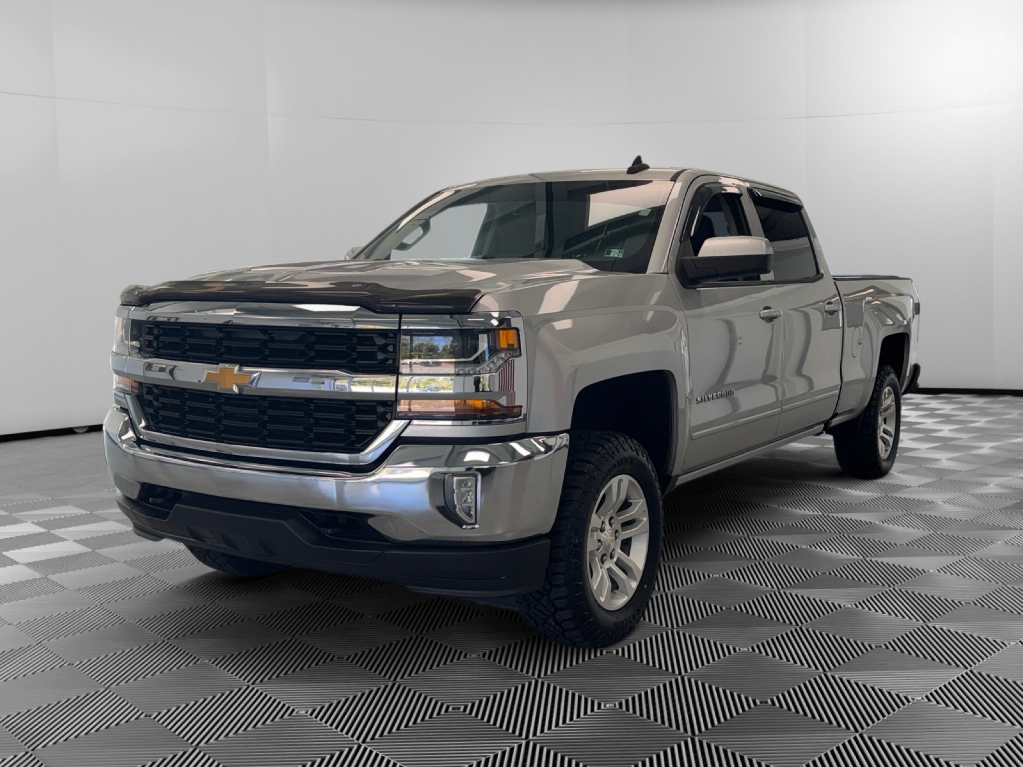 Used 2017 Chevrolet Silverado 1500 LT w/ All Star Edition AWD/4WD image 4