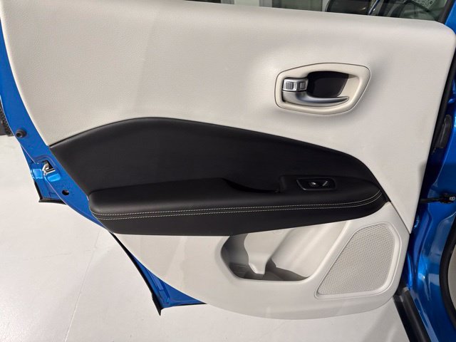 Used 2020 Jeep Compass Latitude FWD image 14
