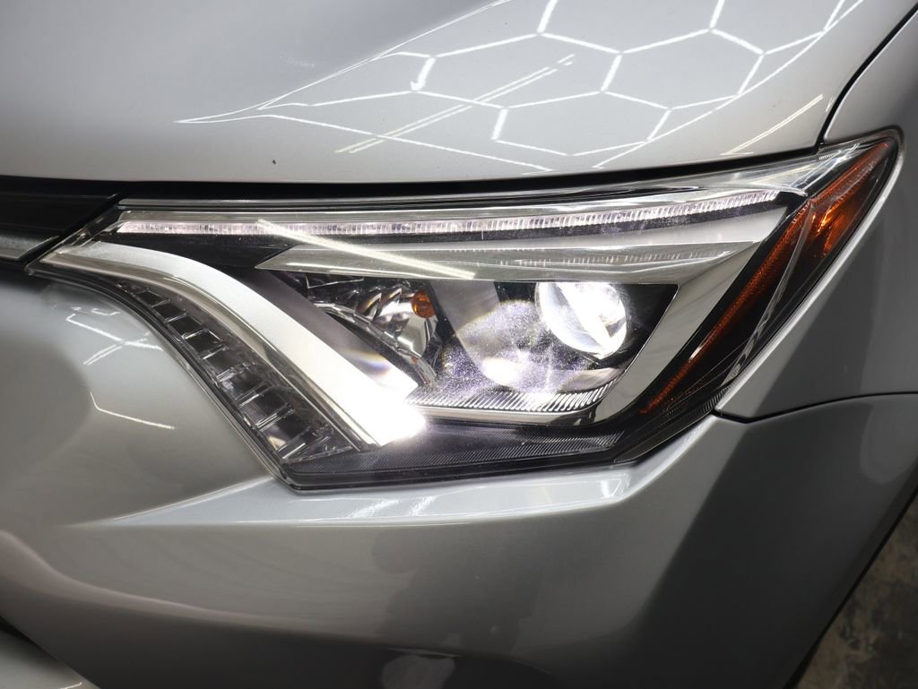 Used 2017 Toyota RAV4 Limited image 27