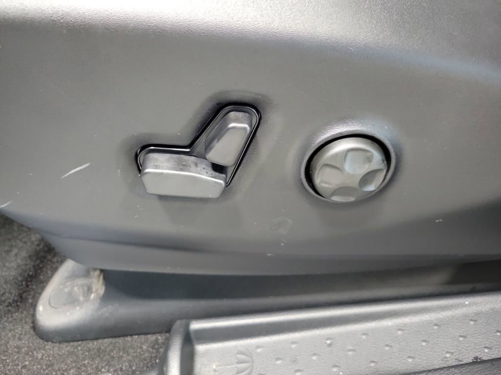 New 2026 Chrysler Voyager LX image 13