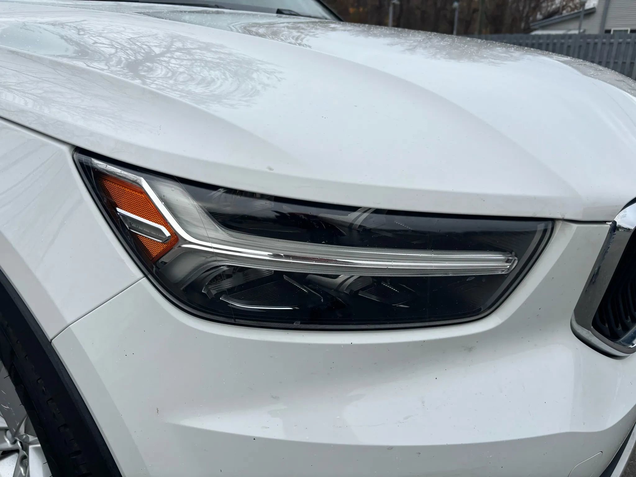 Used 2019 Volvo XC40 T5 Momentum image 4