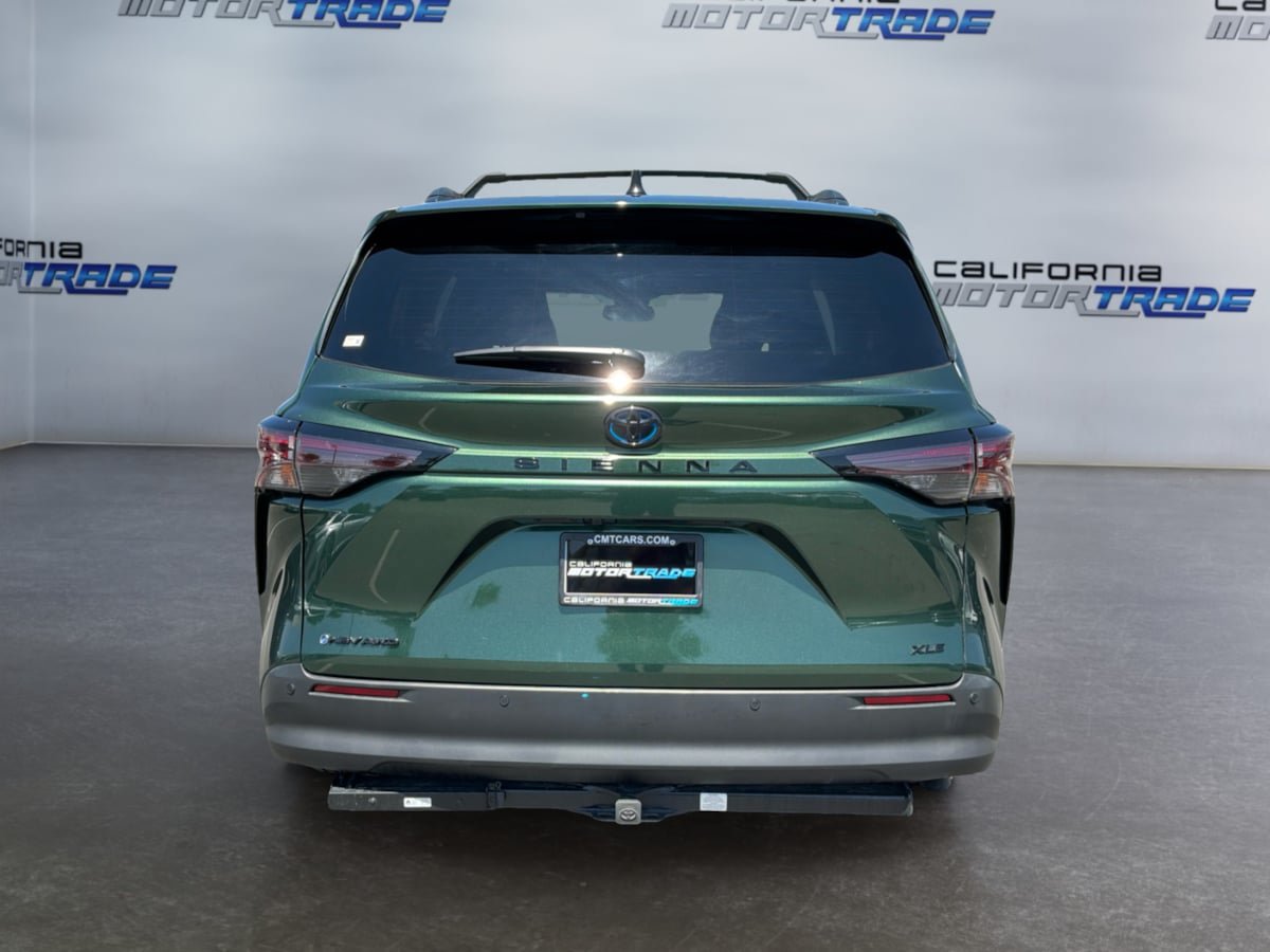 Used 2025 Toyota Sienna XLE Woodland Edition AWD/4WD image 6