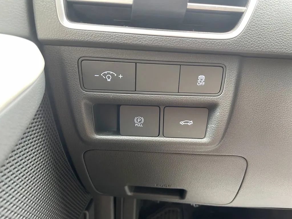 Used 2025 Hyundai Sonata SEL FWD image 31
