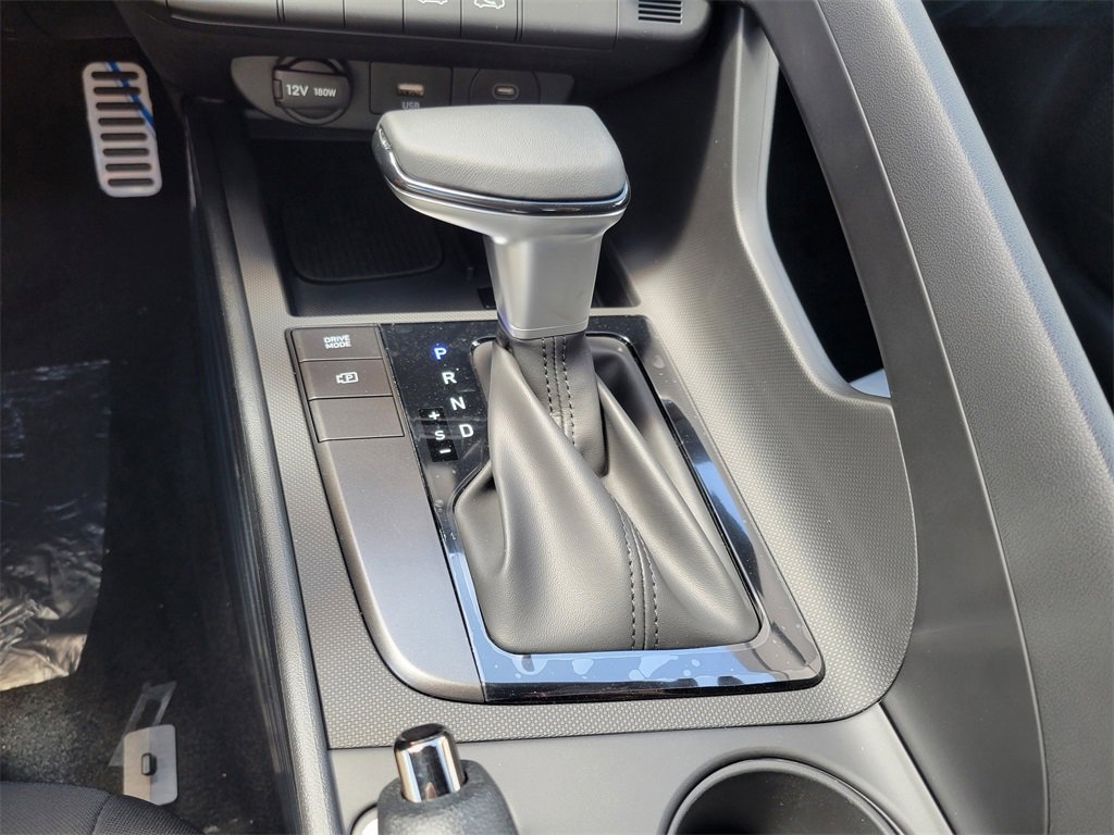 Used 2025 Hyundai Elantra Sport image 24