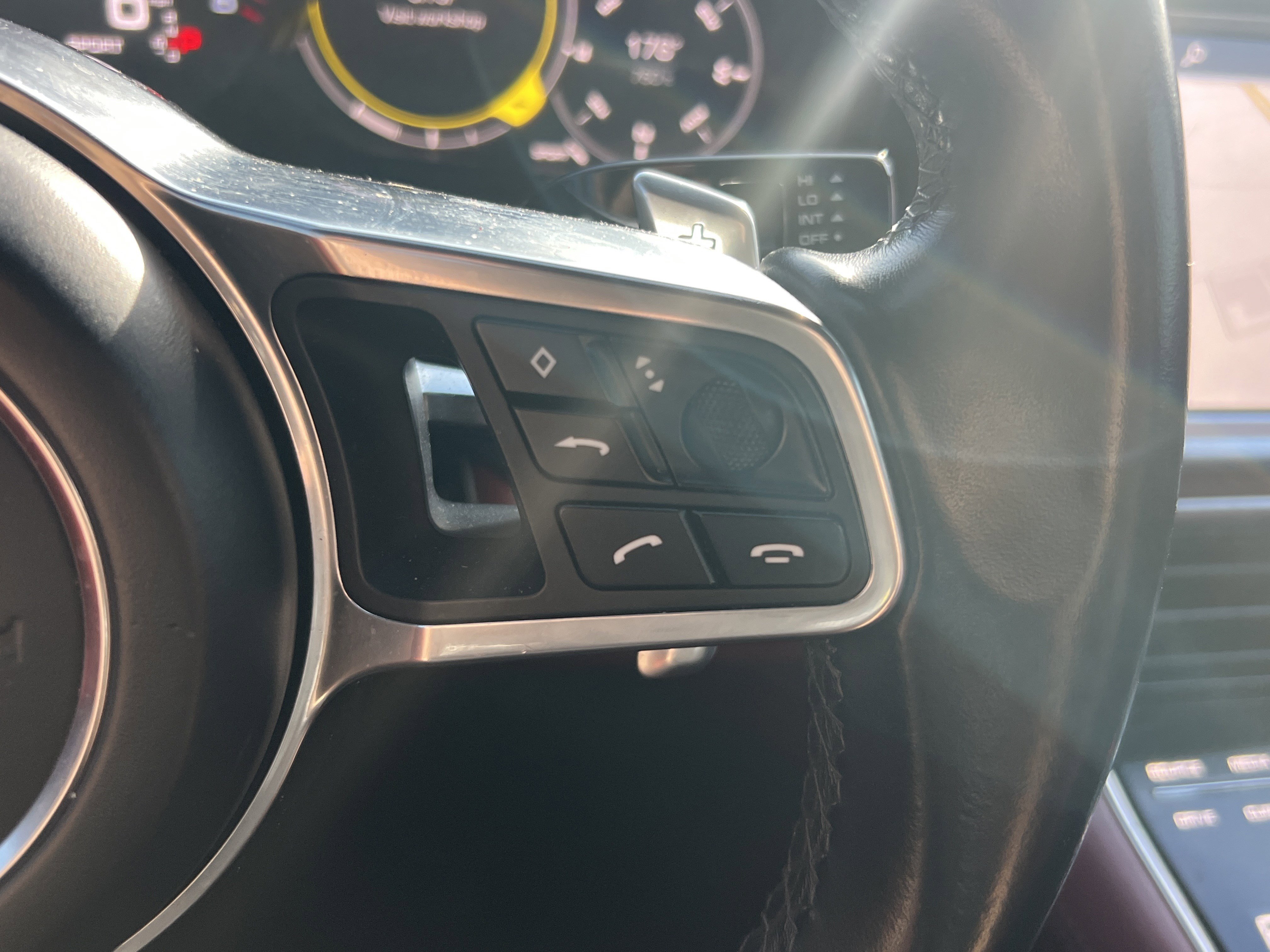 Used 2017 Porsche Panamera 4 image 20