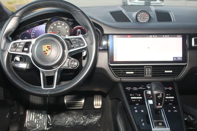 Used 2021 Porsche Cayenne GTS w/ Premium Package image 6