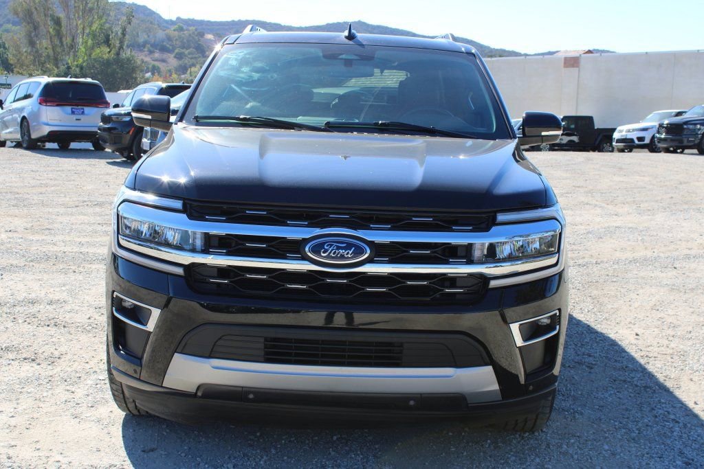 Used 2024 Ford Expedition Limited image 2