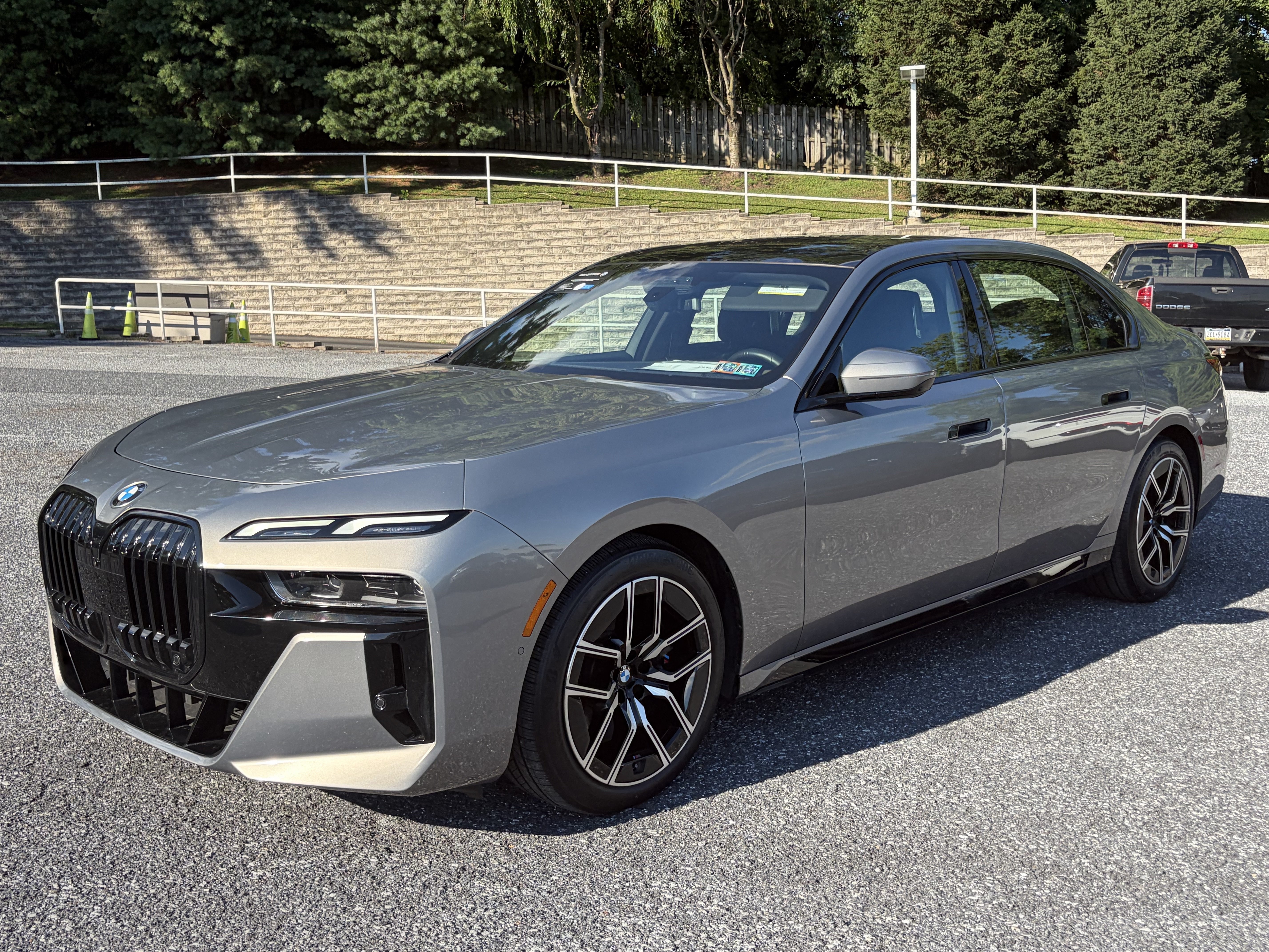 Certified 2023 BMW 760i xDrive w/ Luxury Rear Seating Package AWD/4WD image 1