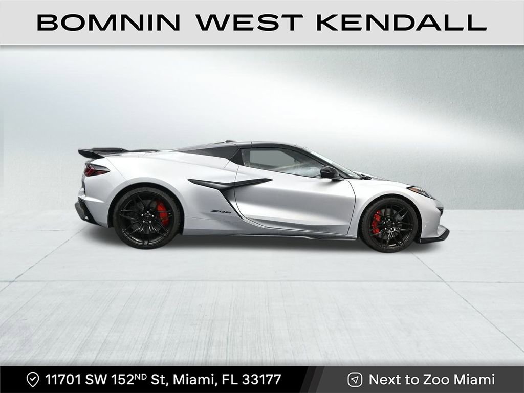 Used 2026 Chevrolet Corvette Z06 w/ Stealth Interior Trim Package image 6