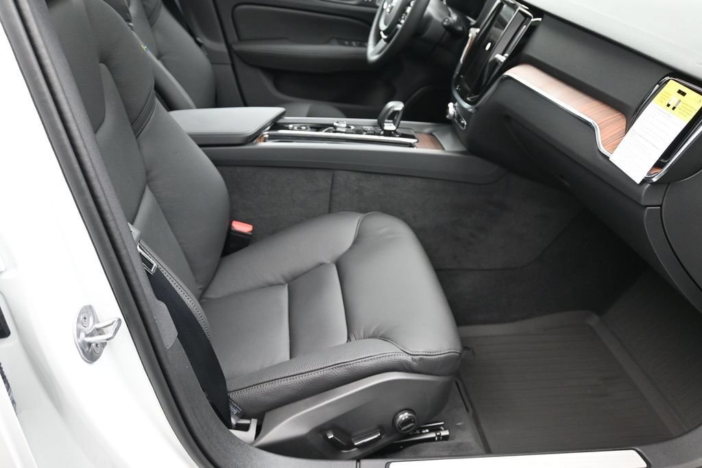 New 2026 Volvo V60 B5 Cross Country Plus w/ Protection Package Premier AWD/4WD image 19