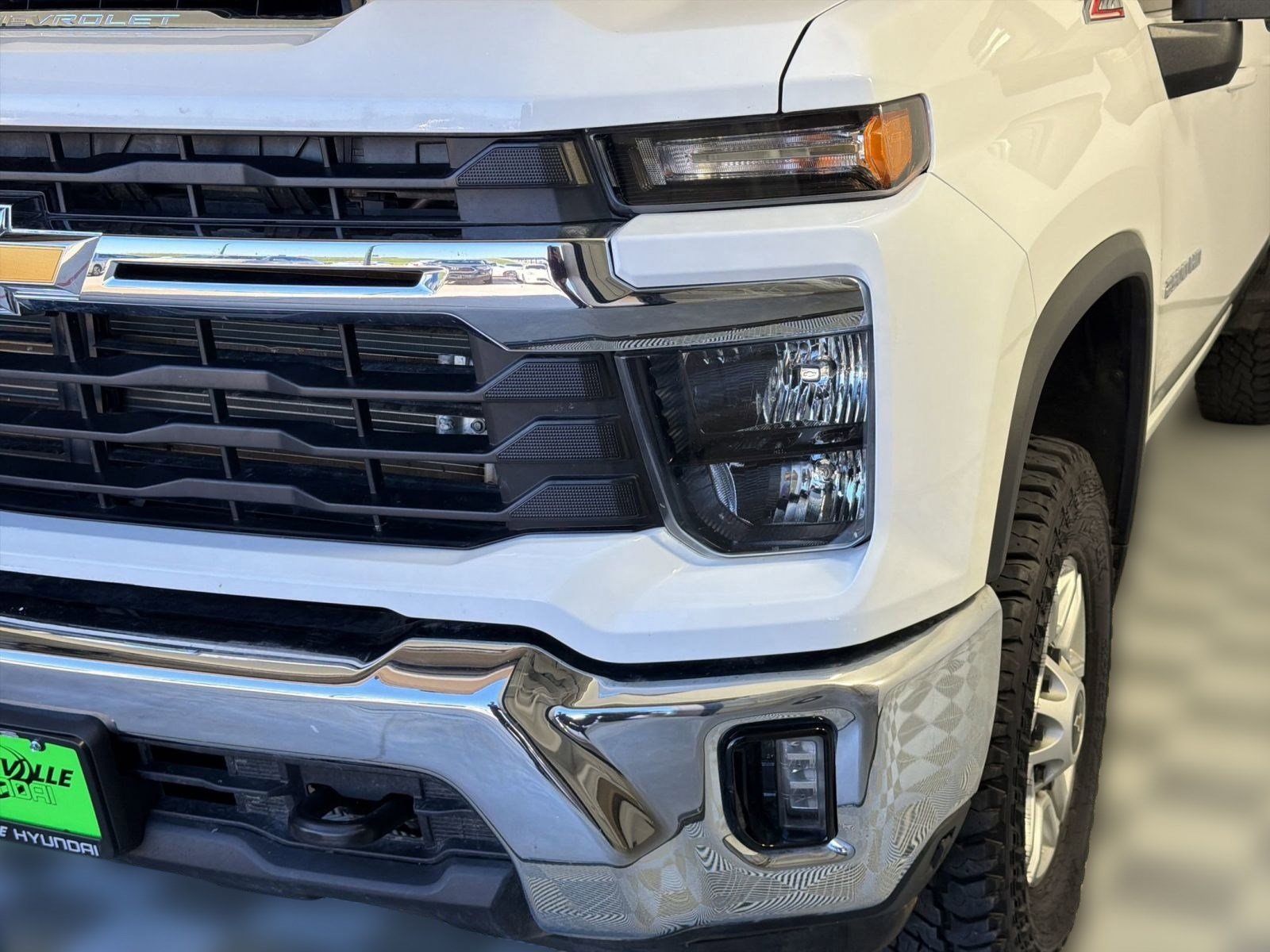 Used 2024 Chevrolet Silverado 2500 LT w/ Convenience Package image 11