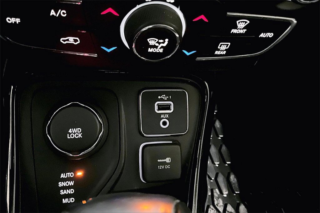 Used 2021 Jeep Compass Limited image 15