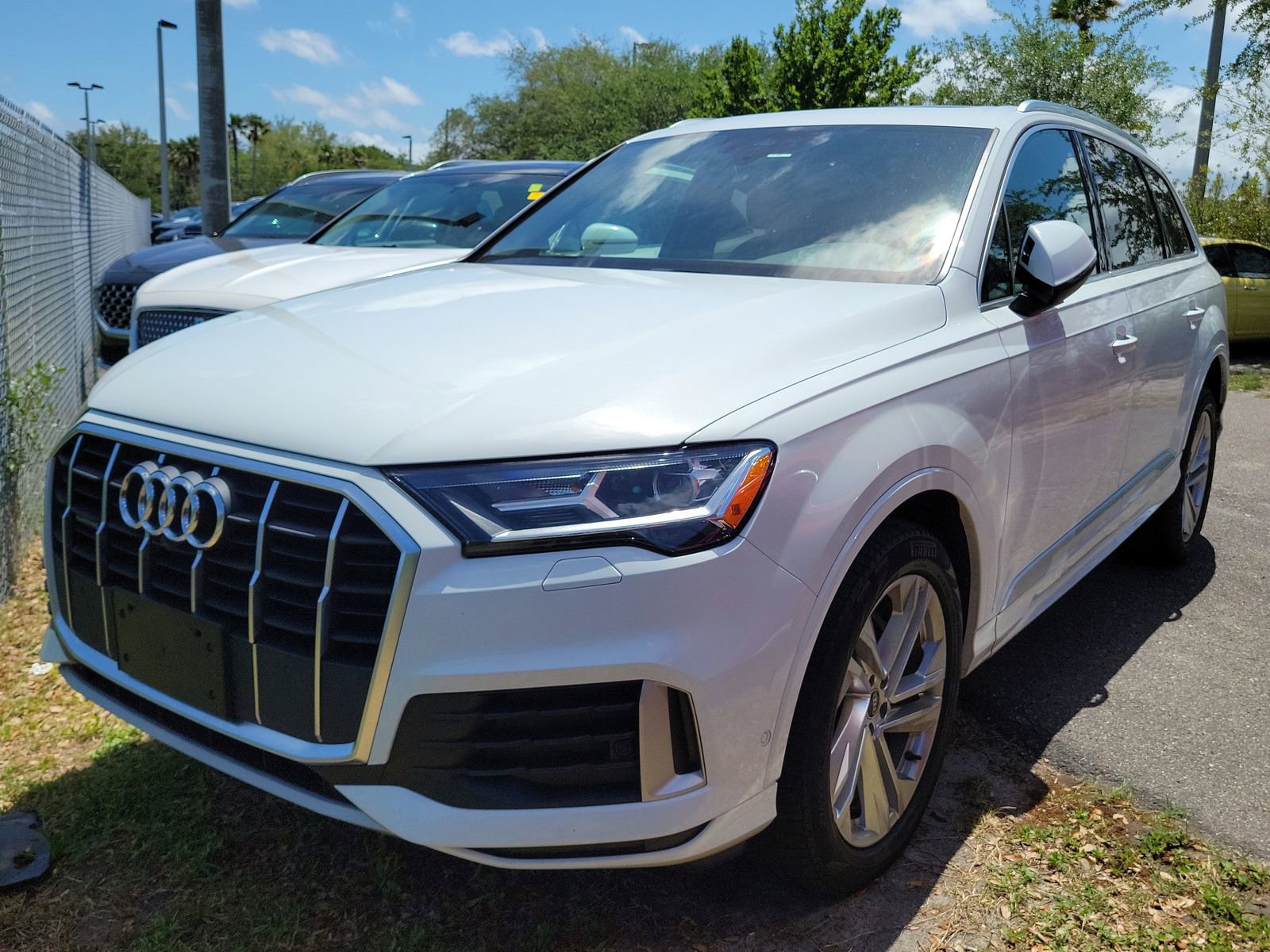 Used 2021 Audi Q7 2.0T Premium w/ Convenience Package AWD/4WD image 2