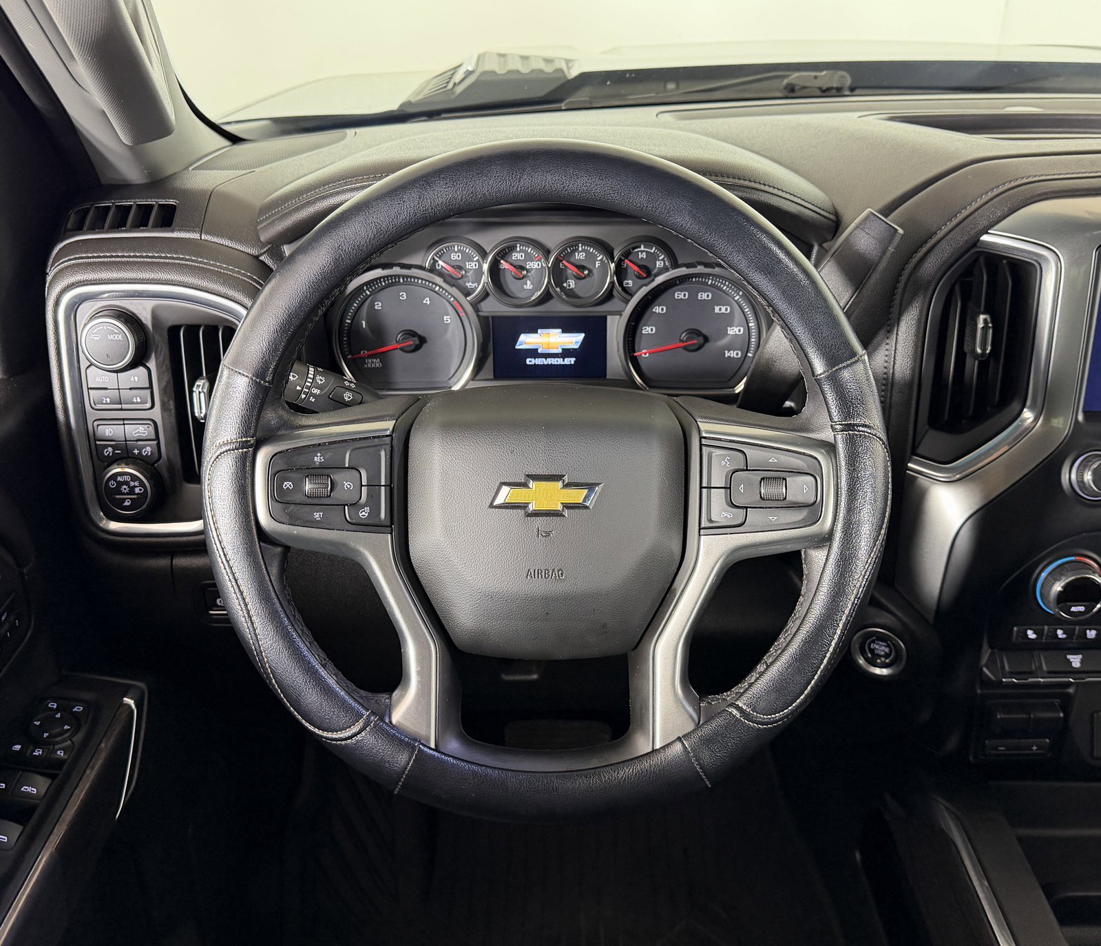Used 2021 Chevrolet Silverado 2500 LTZ image 9