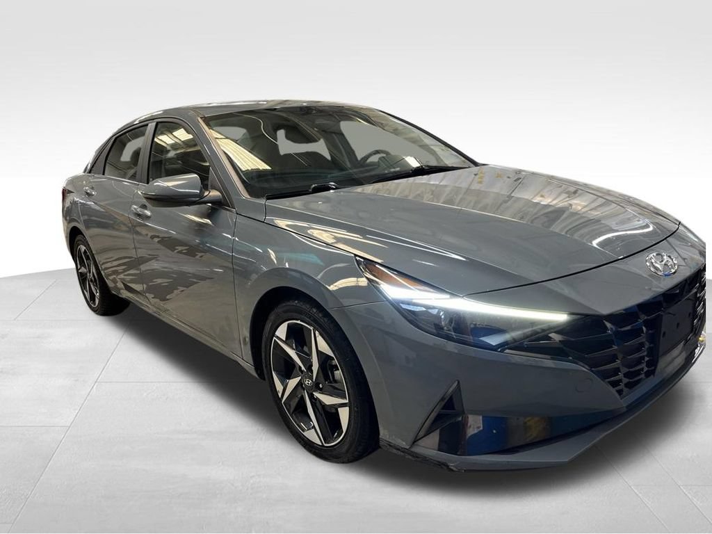 Used 2023 Hyundai Elantra Limited w/ Cargo Package FWD image 7